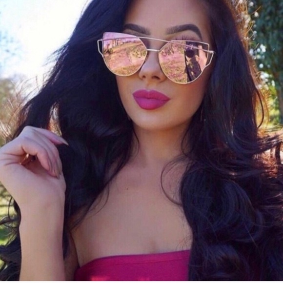 Vanity x Lace Boutique Accessories - LAST 1‼️ ‘California Love’ cateye sunnies